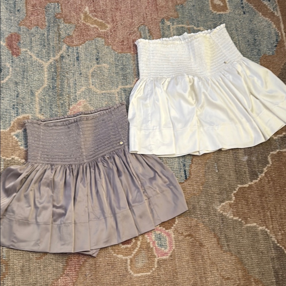 natural life mini skorts silver and white